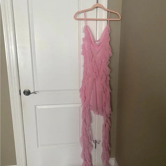 MACH & MACH Pink Ruffled Sexy Sillhoette Dress Size 4-6 Euro 42